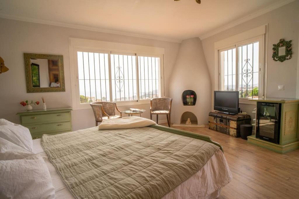 Casa Ancladero Room W Big Balcony And Lovely View Фуeнхирола Екстериор снимка